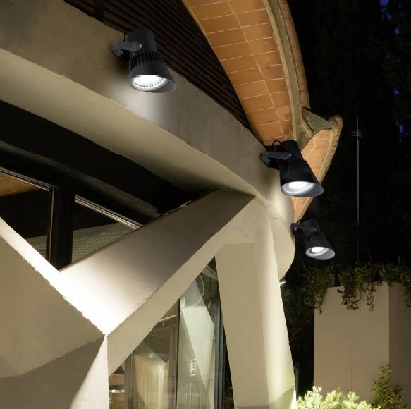 Hubble Spotlight 33Watt 3589lm Met 10 En 35 Graden Reflector In Antraciet 2 Hubble Spotlight 33Watt 3589lm Met 10 En 35 Graden Reflector In Antraciet - Image 2