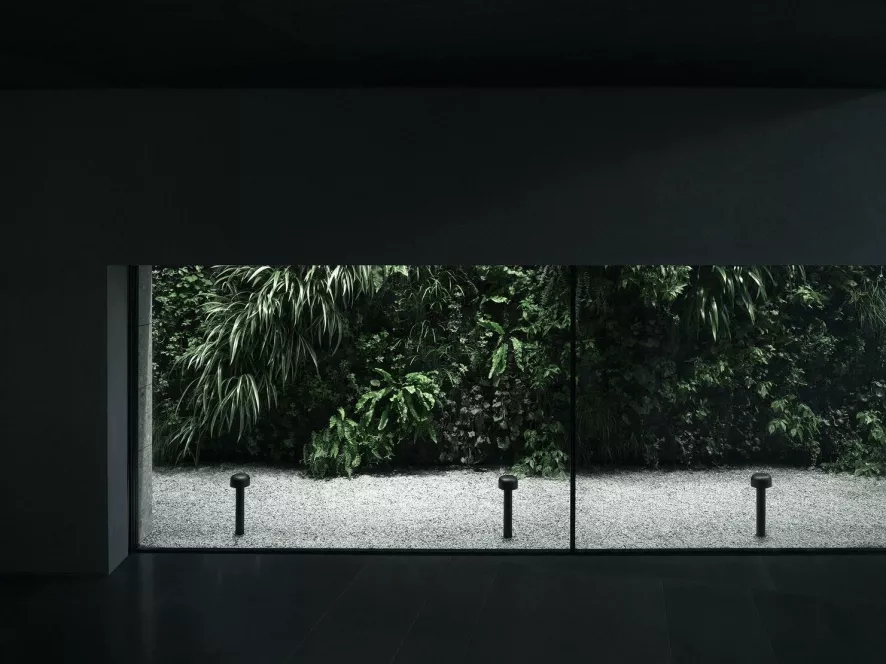 Flos Bellhop Sokkellamp LED Laag Antraciet 3 Flos Bellhop Sokkellamp LED Laag Antraciet - Image 3