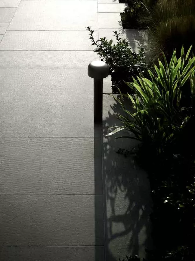 Flos Bellhop Sokkellamp LED Laag Antraciet 4 Flos Bellhop Sokkellamp LED Laag Antraciet - Image 4