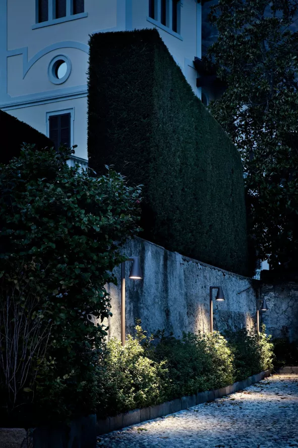 Flos Belvedere Spot F3 Vloerlamp LED Donkerbruin 2 Flos Belvedere Spot F3 Vloerlamp LED Donkerbruin - Image 2