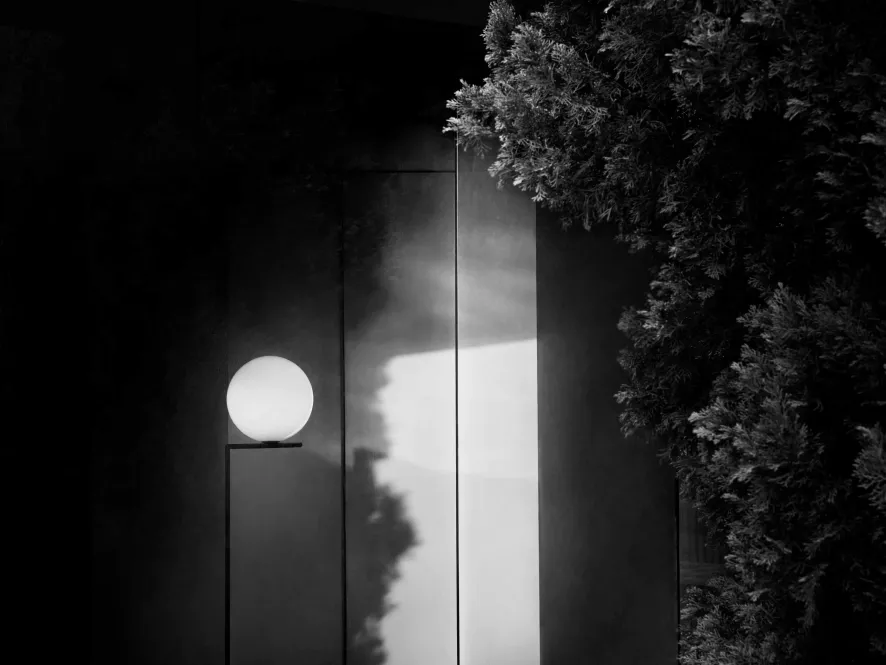 Flos IC Lights F1 Outdoor Vloerlamp Rood, Voet Zwart Lava 7 Flos IC Lights F1 Outdoor Vloerlamp Rood, Voet Zwart Lava - Image 7