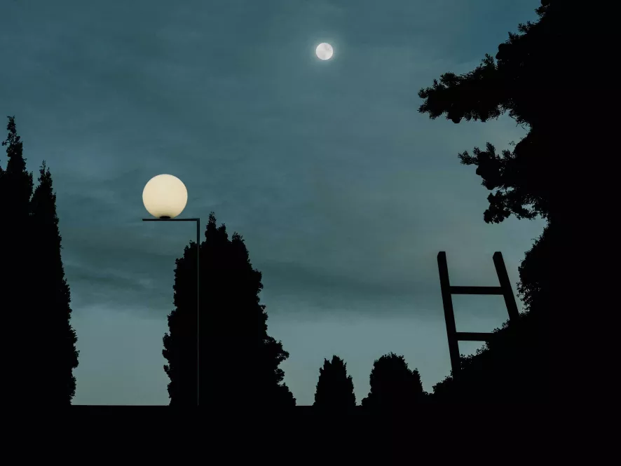 Flos IC Lights F1 Outdoor Vloerlamp Messing, Voet Lichtgrijs 10 Flos IC Lights F1 Outdoor Vloerlamp Messing, Voet Lichtgrijs - Image 10