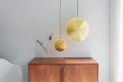 Graypants Chrona Dish 10 Vertical Hanglamp Ø24 Messing -Flos Verkoop x886x886 graypants dish 6 horizontal hanglamp25.jpg.pagespeed.ic .fLQsmmZwxR