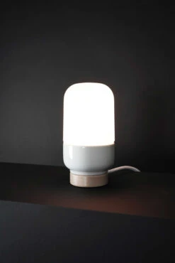 Ifö Electric Ohm 100/190 Tafellamp Ø10 Opaal Zwart 18 Ifö Electric Ohm 100/190 Tafellamp Ø10 Opaal Zwart -Flos Verkoop x886x886 if electric ohm 100 190 tafellamp porselein1.JPG.pagespeed.ic .DCk3DkL df