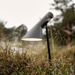 Louis Poulsen AJ Garden Outdoor Vloerlamp Met Voet Small -Flos Verkoop x886x886 louis poulsen aj garden outdoor vloerlamp met grondpen small4.jpg.pagespeed.ic .2L4jjBP1Nt