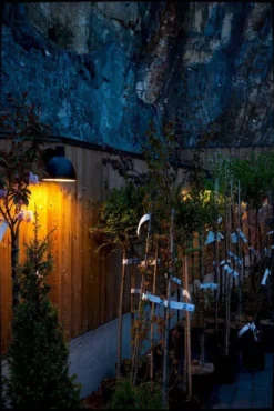 Louis Poulsen Toldbod 220 Wandlamp Aluminium -Flos Verkoop x886x886 louis poulsen toldbod 220 buitenlamp sfeer 13.jpg.pagespeed.ic .FghTTyluwZ