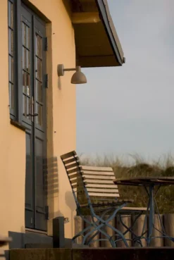 Louis Poulsen Toldbod 220 Wandlamp Aluminium -Flos Verkoop x886x886 louis poulsen toldbod 220 buitenlamp sfeer 3.jpg.pagespeed.ic .tSWRdLx gr