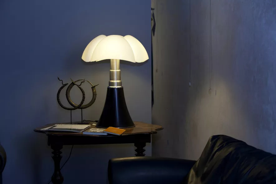 Martinelli Luce Pipistrello Vloer- En Tafellamp Retrofit Wit 2 Martinelli Luce Pipistrello Vloer- En Tafellamp Retrofit Wit - Image 2